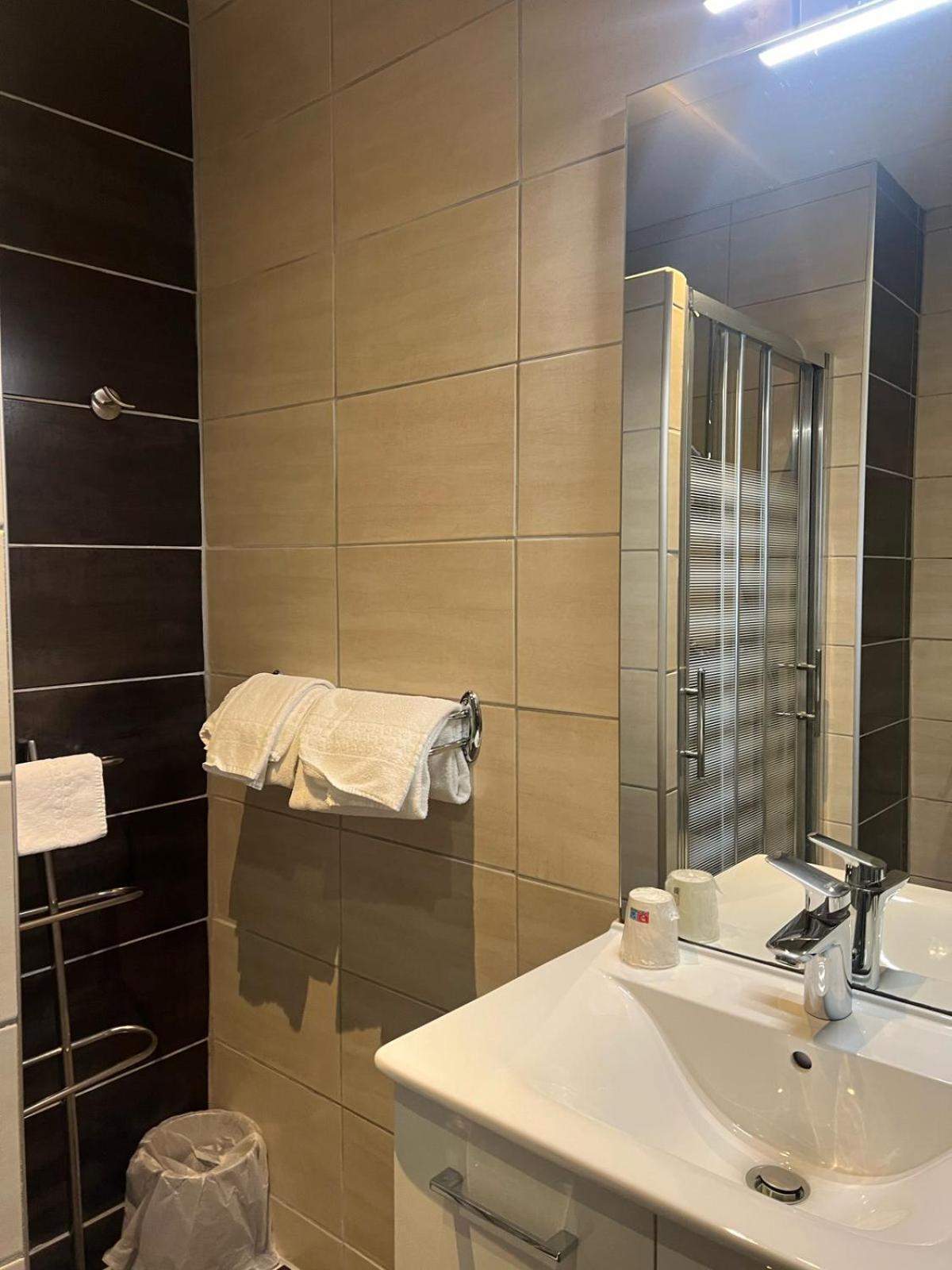 Hotel Roc De Massabielle Лурд Экстерьер фото